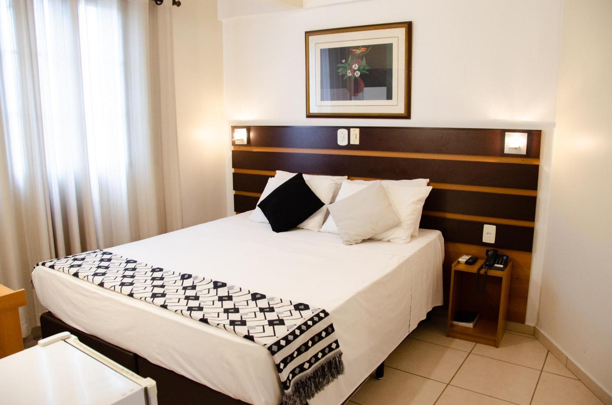 Hotel Ferraz Pouso Alegre Extérieur photo