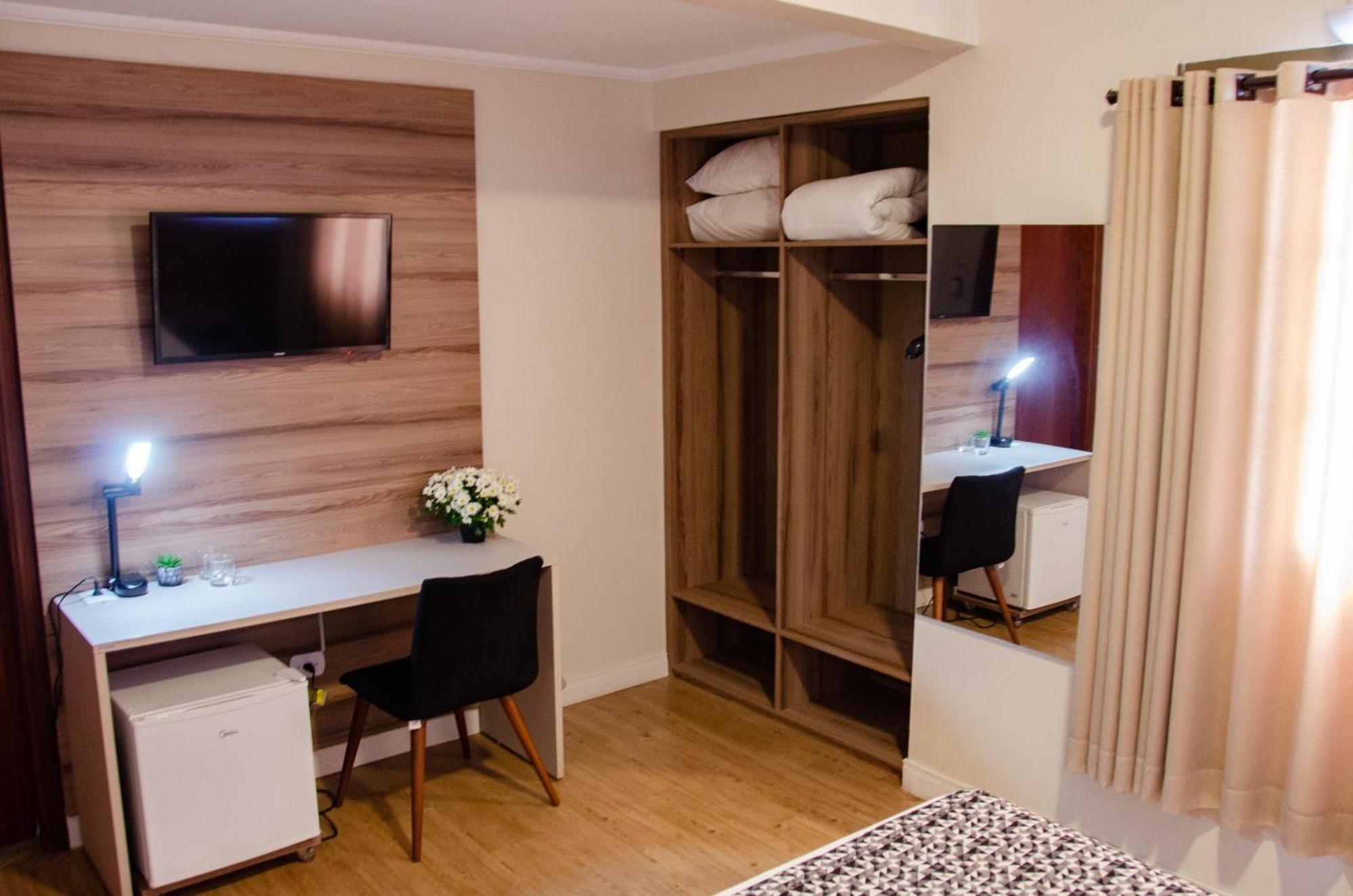 Hotel Ferraz Pouso Alegre Extérieur photo