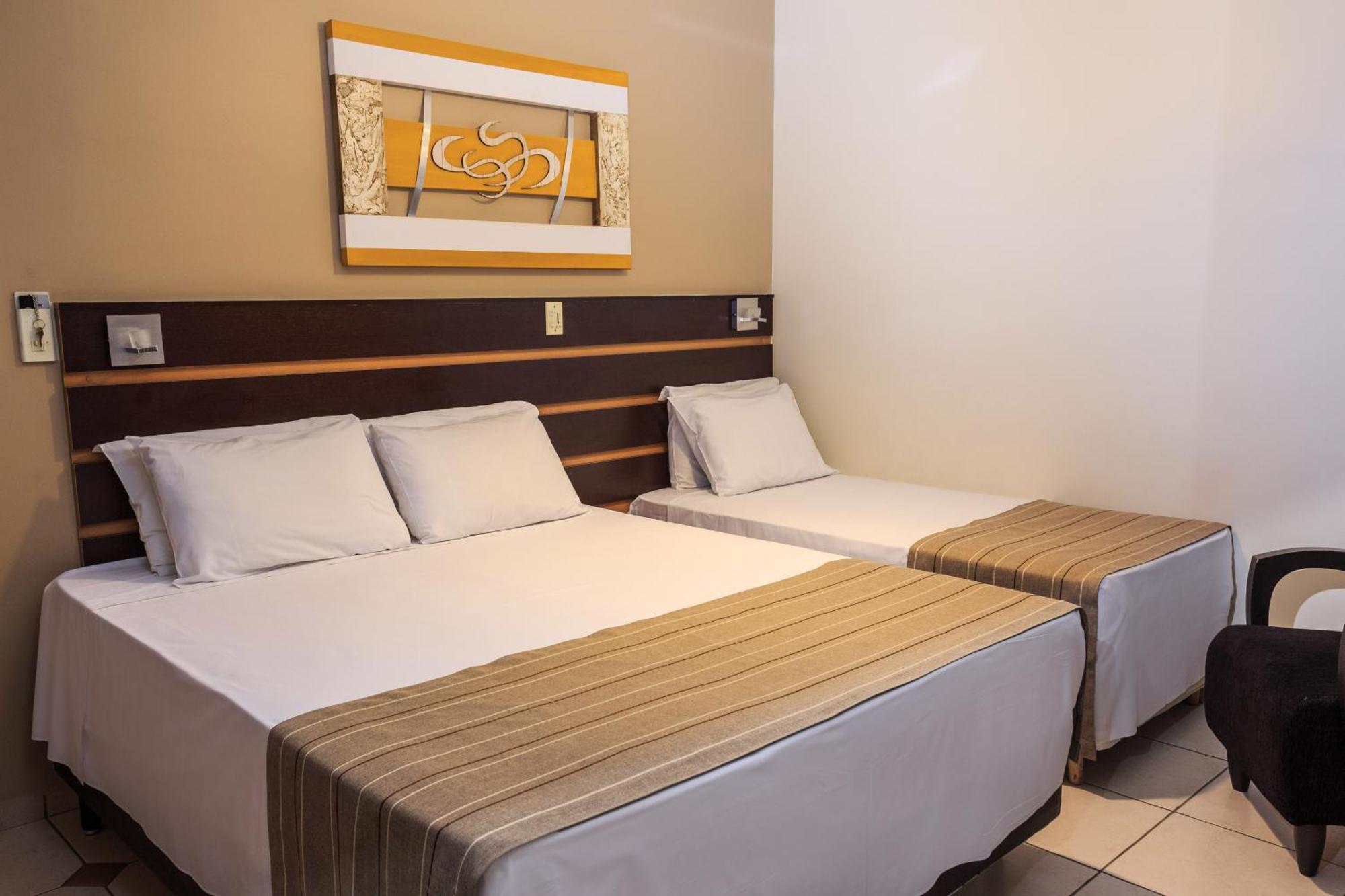 Hotel Ferraz Pouso Alegre Extérieur photo