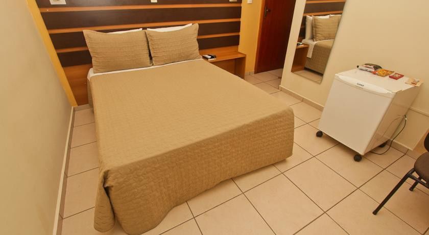 Hotel Ferraz Pouso Alegre Extérieur photo