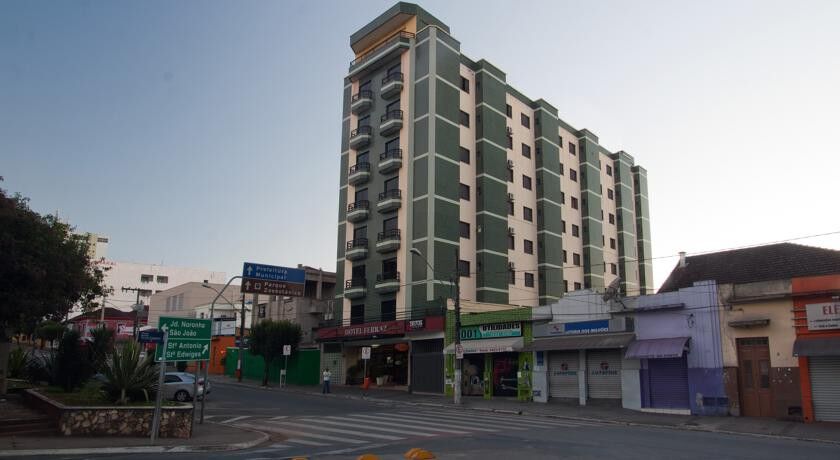 Hotel Ferraz Pouso Alegre Extérieur photo