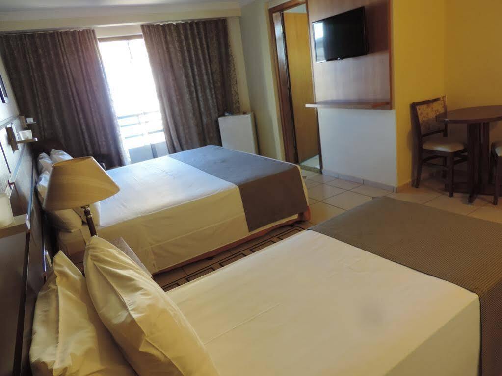 Hotel Ferraz Pouso Alegre Extérieur photo